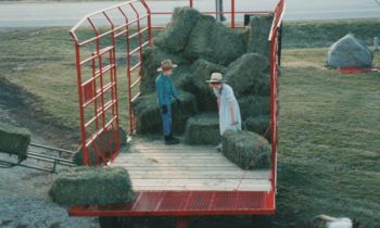 CroppedImage350210-EZ-Trail-BaleThrowWagons-2020.jpg