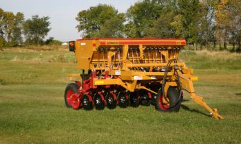 CroppedImage350210-Haybuster-SeedDrills-107C-Y23.jpg