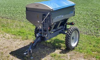 CroppedImage350210-Loftness-FertSpreaders-Y23.jpg