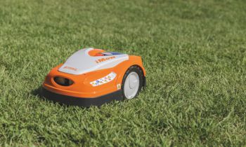 CroppedImage350210-Stihl-IMOWRoboticMowers-22.jpg