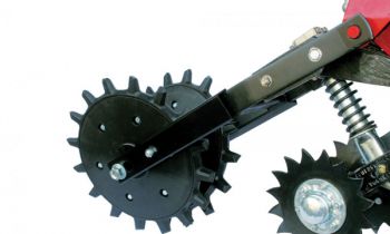 CroppedImage350210-Yetter-6200-Twister-CaseIHKit-20.jpg